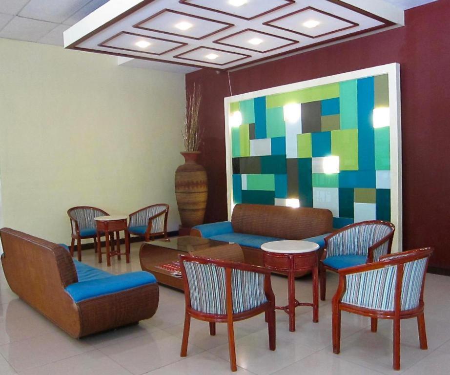 Holiday Spa Hotel Cebu Exterior photo