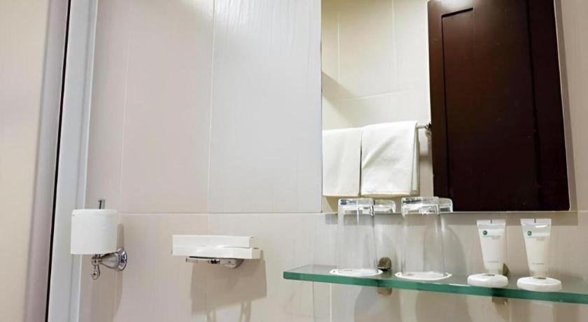 Holiday Spa Hotel Cebu Exterior photo